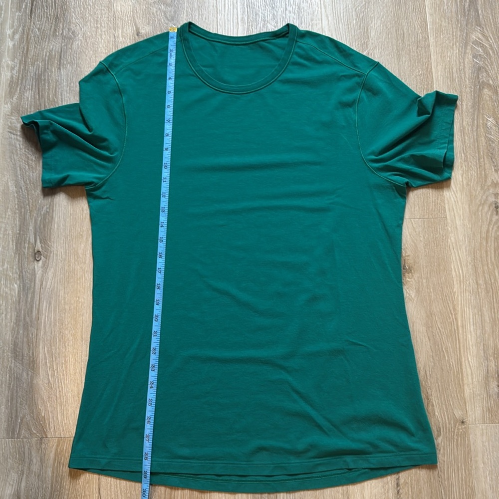 Lululemon - 5 year basic tee 🍋🇨🇦 - Picture 3 of 10